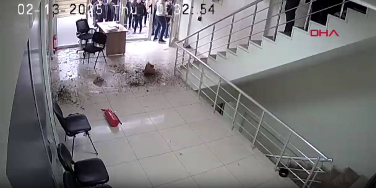 'Kaçak kullanım' cezasına itiraz için hizmet binasını bastılar