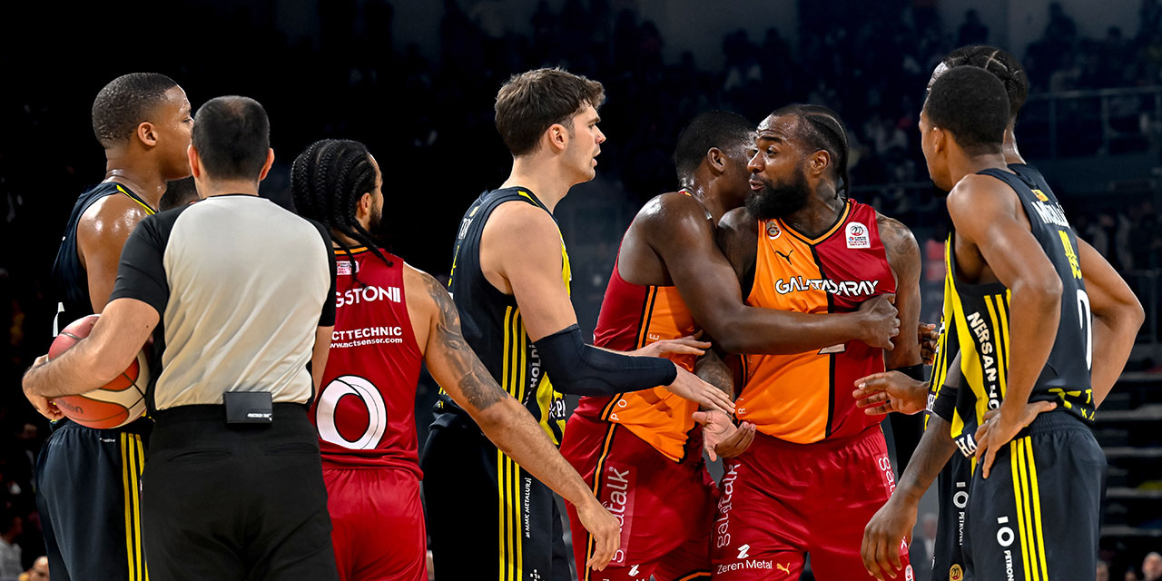 Olaylı derbide kazanan Fenerbahçe: Galatasaray'ın hayalleri yıkıldı