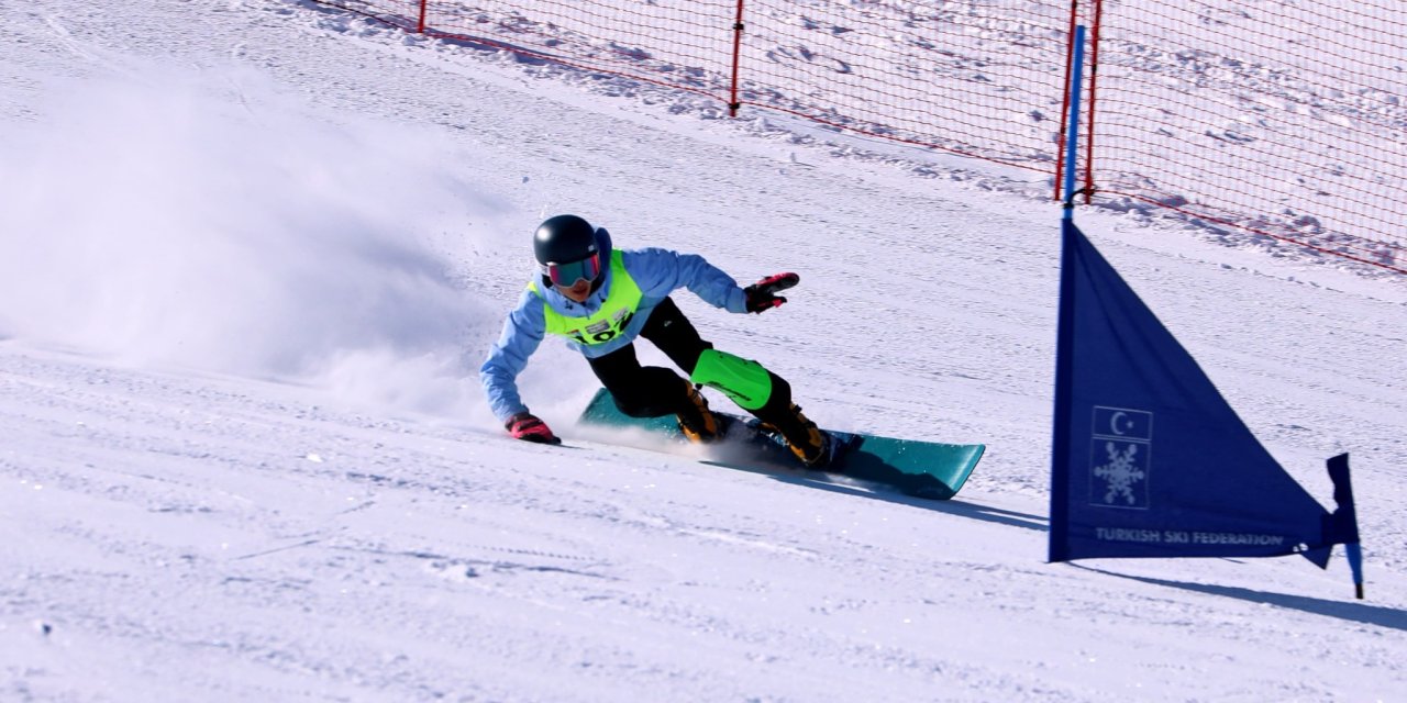 Ergan Dağı'nda snowboard heyecanı