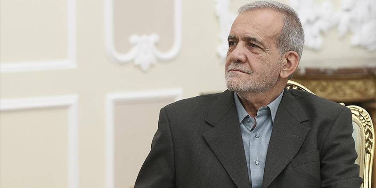 Türkçe şiir okuduğu için uyarıldı