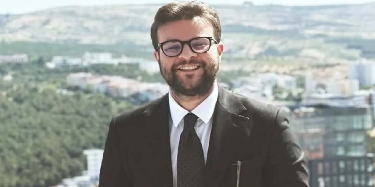 Ünlü işadamı ağır yaralandı, şoförü öldü