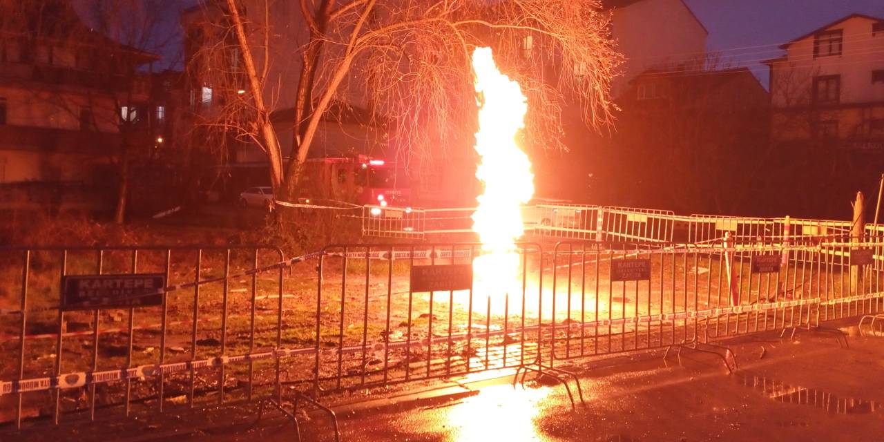 Metan gazı şehrin göbeğinde saatlerdir aralıksız yanıyor