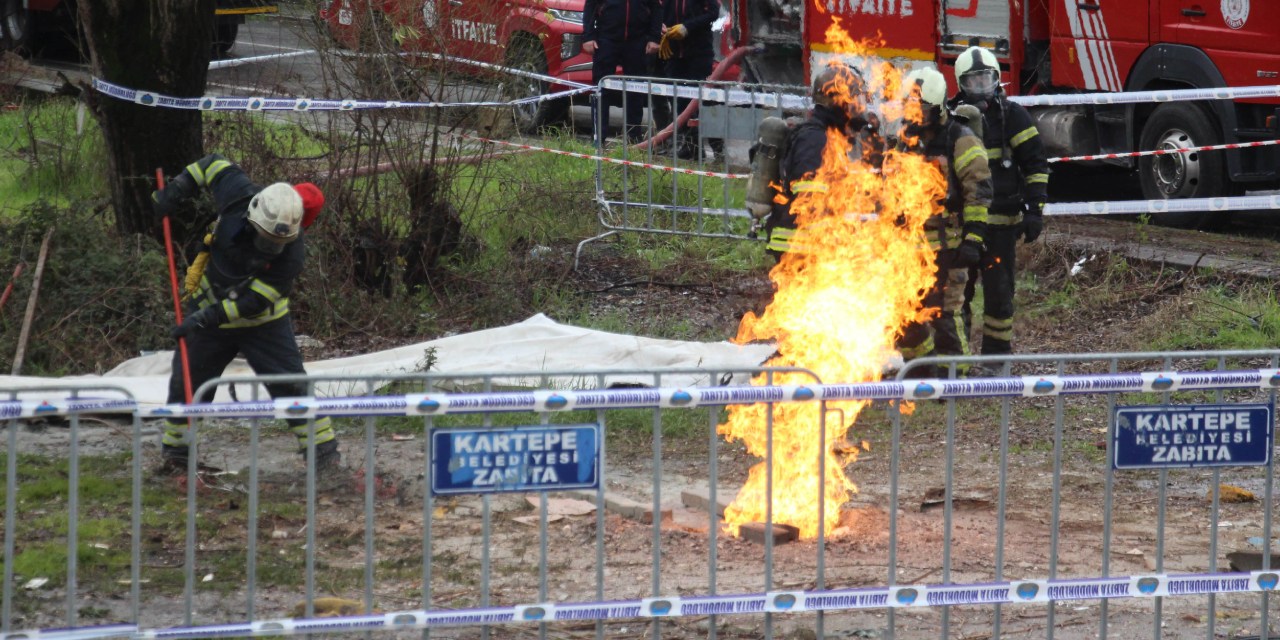 26 saatlik gizemli yangın söndürüldü! İtfaiyeden film sahnelerini aratmayan müdahale