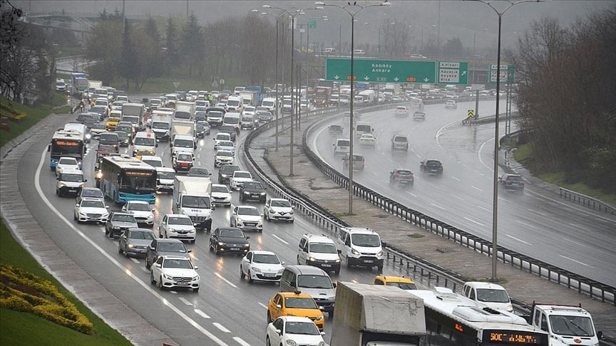 İstanbul Valisi Gül: Zorunlu olmadıkça çıkmayın!