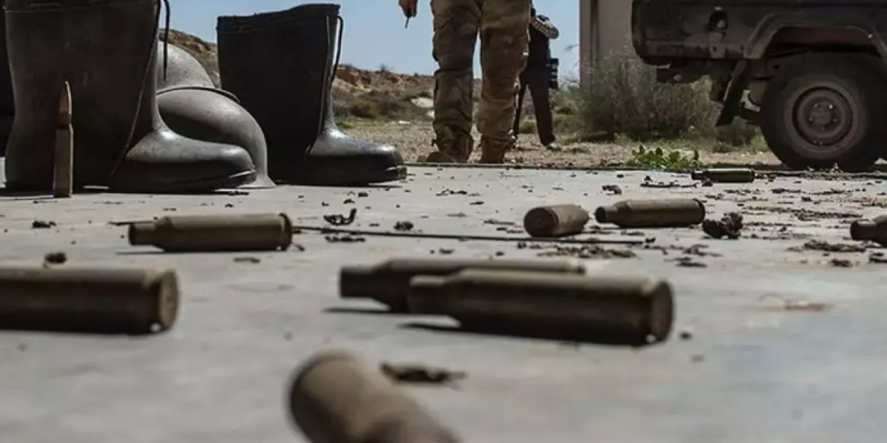 Pakistan'da yolcu otobüsünden indirdikleri 7 kişiyi öldürdüler