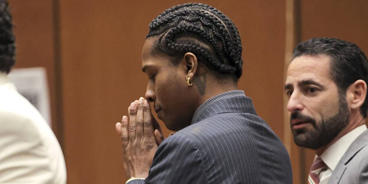 24 yıl hapsi istenen ünlü şarkıcı suçsuz bulundu