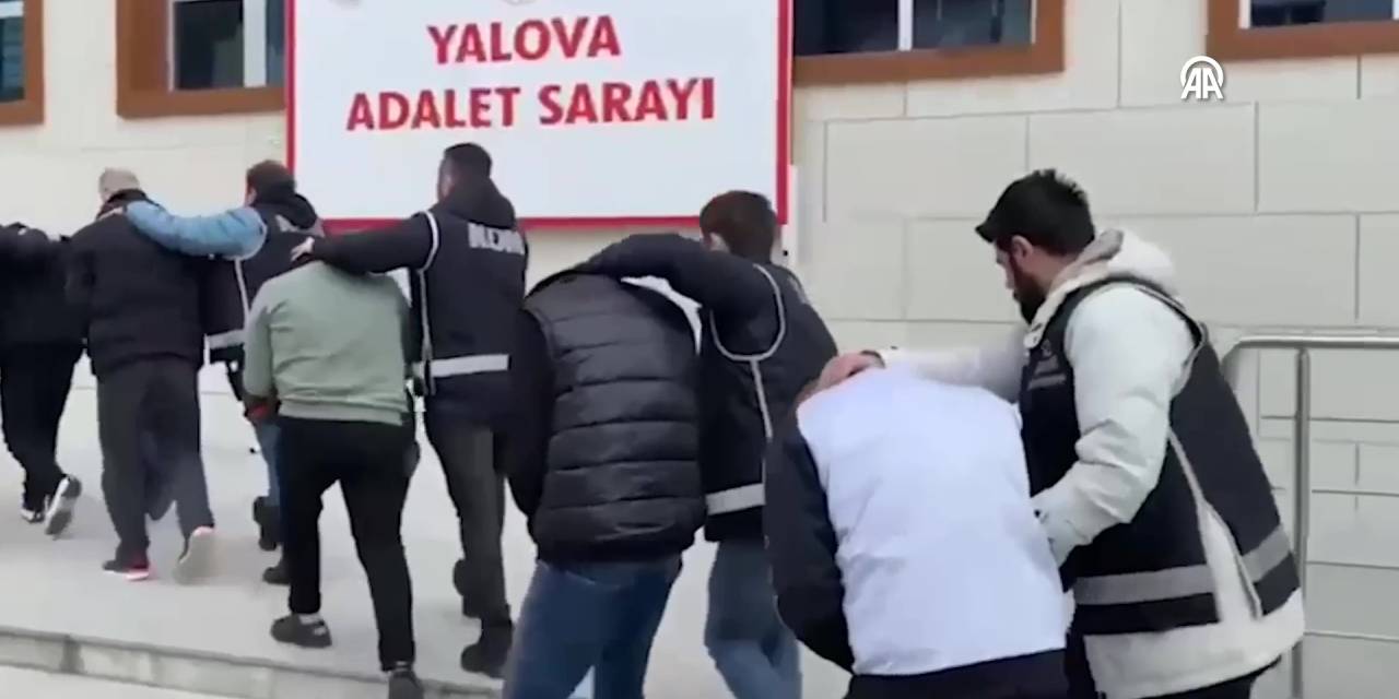 Silah zoruyla yaklaşık 1 milyon lira alan şüpheliler tutuklandı