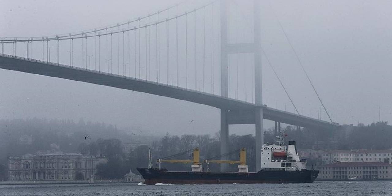 İstanbul Boğazı gemi trafiğine açıldı