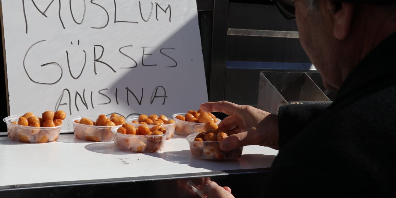 İzmir'de hayranları Müslüm Gürses'i andı