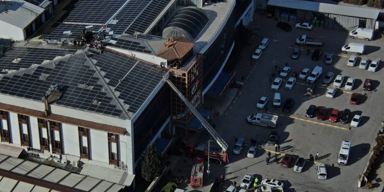 Çankırı'da otelin bacasında çıkan yangın söndürüldü