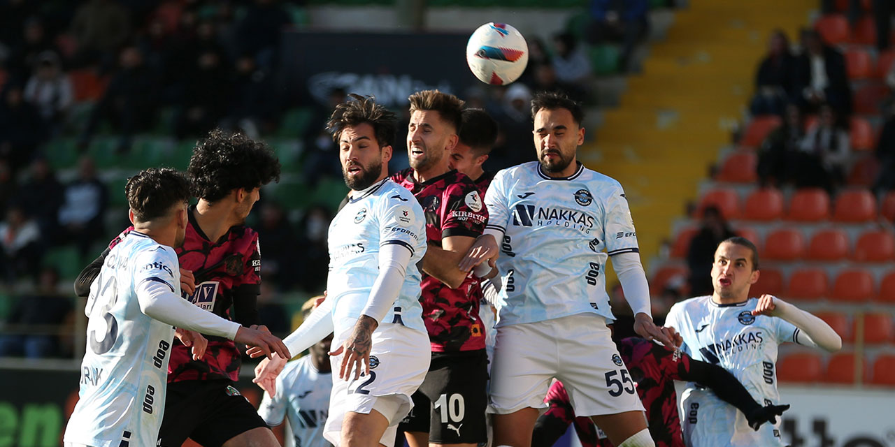 Süper Lig'de inanması zor galibiyet: Ortalık karıştı