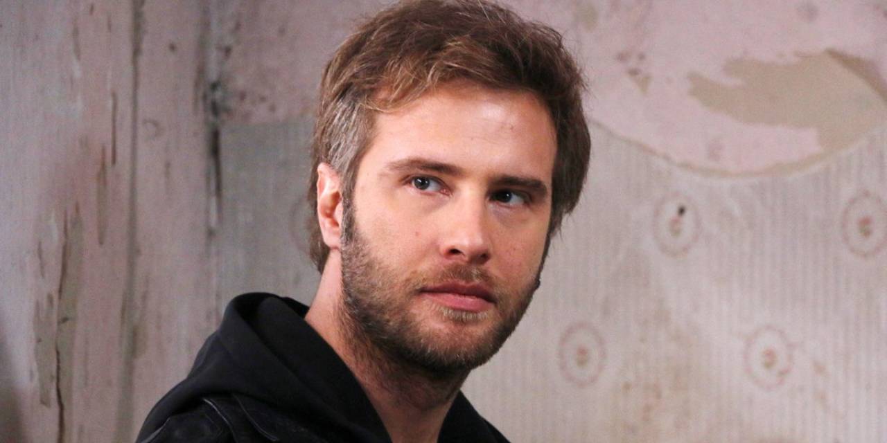 Yönetmene sinirlenip diziden ayrıldı! Yerine Özgür Çevik dahil oldu