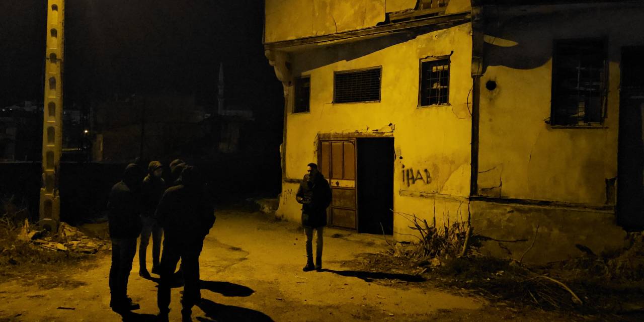 Metruk evde erkek cesedi bulundu