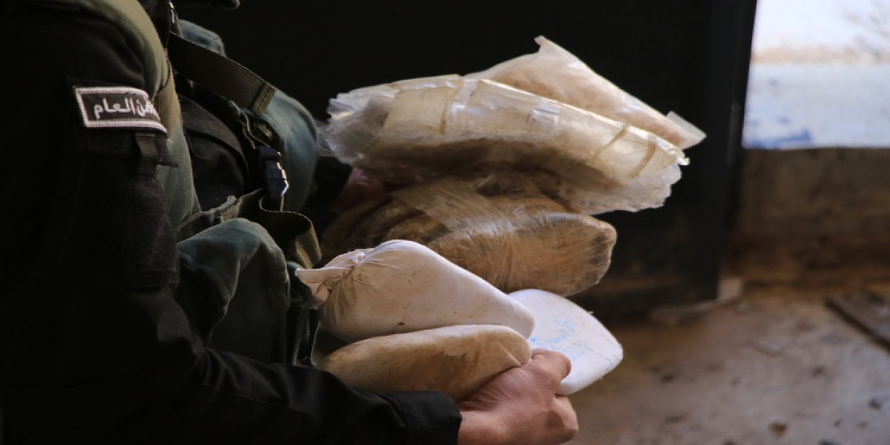 Suriye'de eski karargahlarda uyuşturucu bulundu