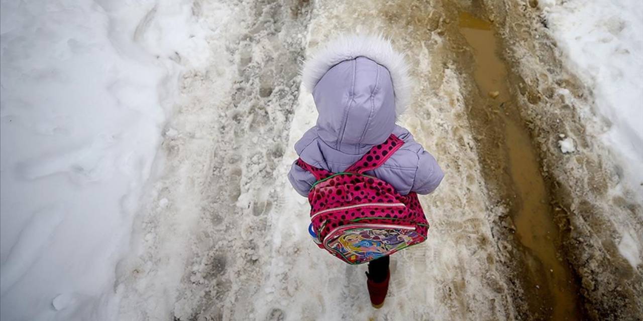 Kar nedeniyle bazı şehirlerde eğitime ara verildi