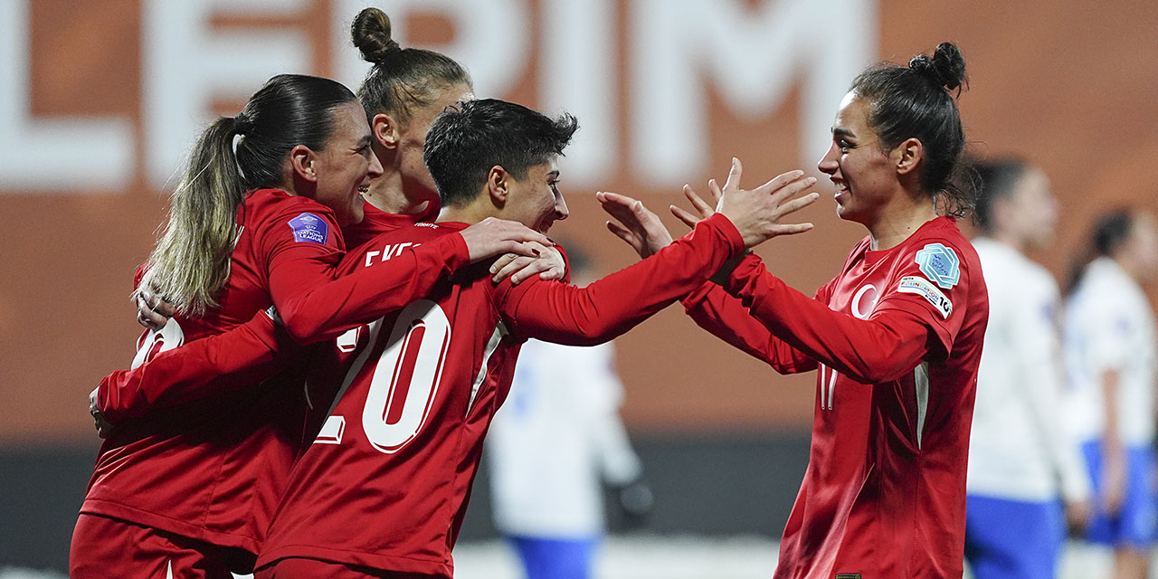 Millilerimiz Yunanistan'ı tek golle yıktı