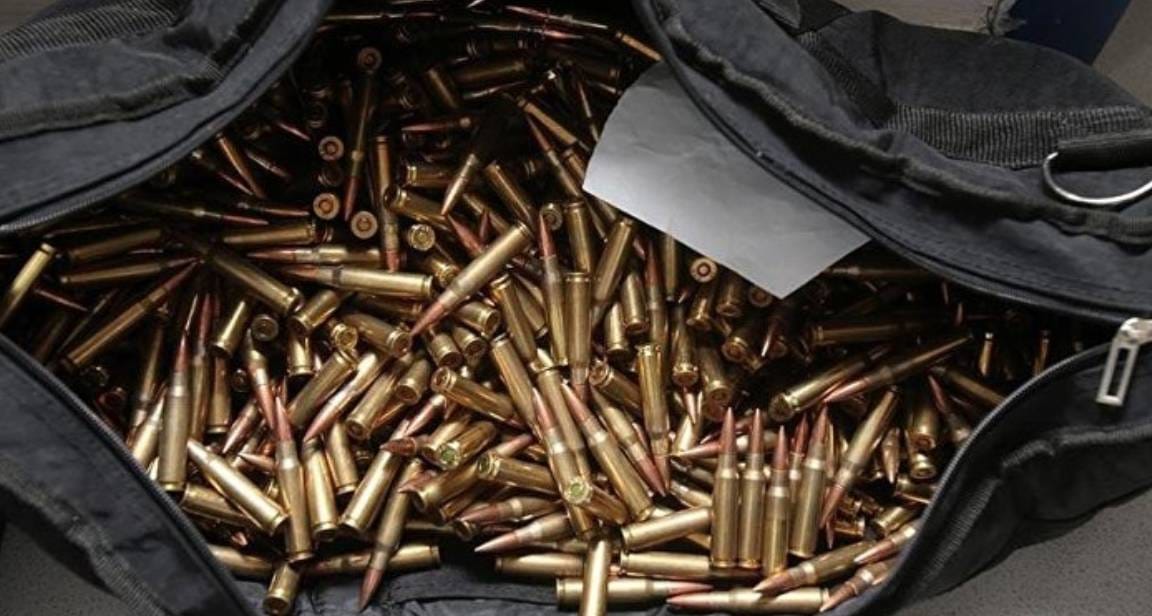 Silah kaçakçılığı operasyonunda yüzlercesi ele geçirildi