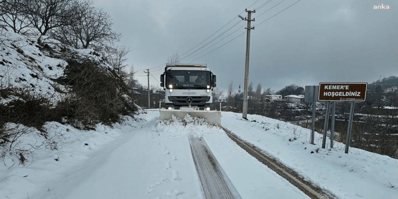 İzmir’in dağları beyaza büründü