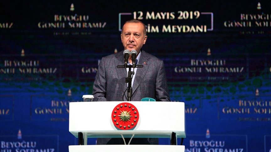 Erdoğan: Sanatçı, sanatıyla konuşur, bu tür insanlara dalkavukluk yapmaz