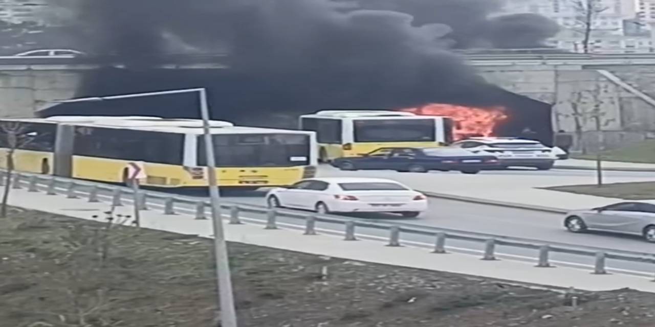 İstanbul'da otobüs yangını!