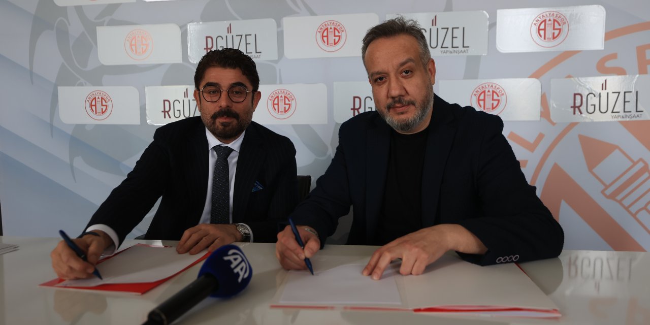 Antalyaspor'da imzalar atıldı