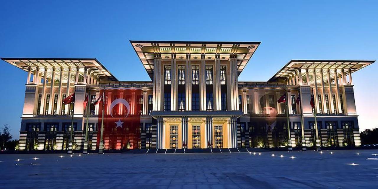 Erdoğan'dan Saray'a gece yarısı atamaları