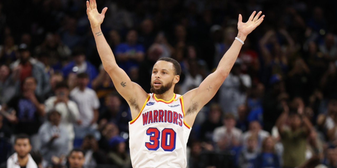 NBA'de herkes Stephen Curry'i konuşuyor