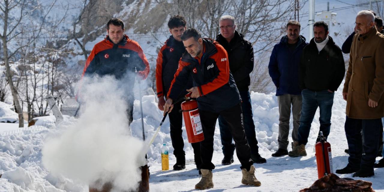 Tunceli'de konteyner kentlerde kalanlara yangın güvenliği eğitimi verildi