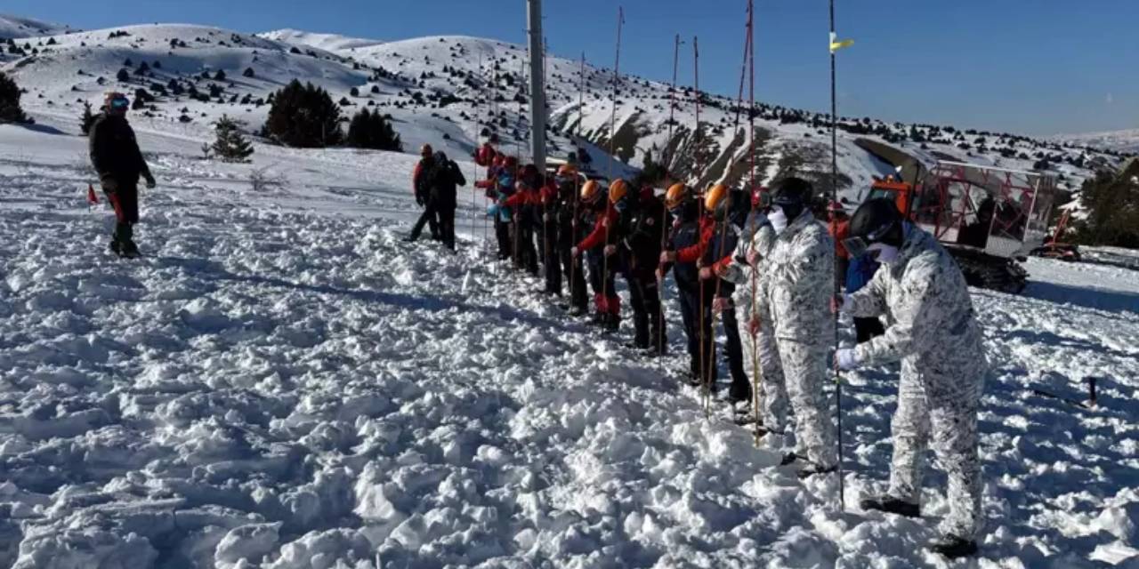 Erzincan'da çığ tatbikatı