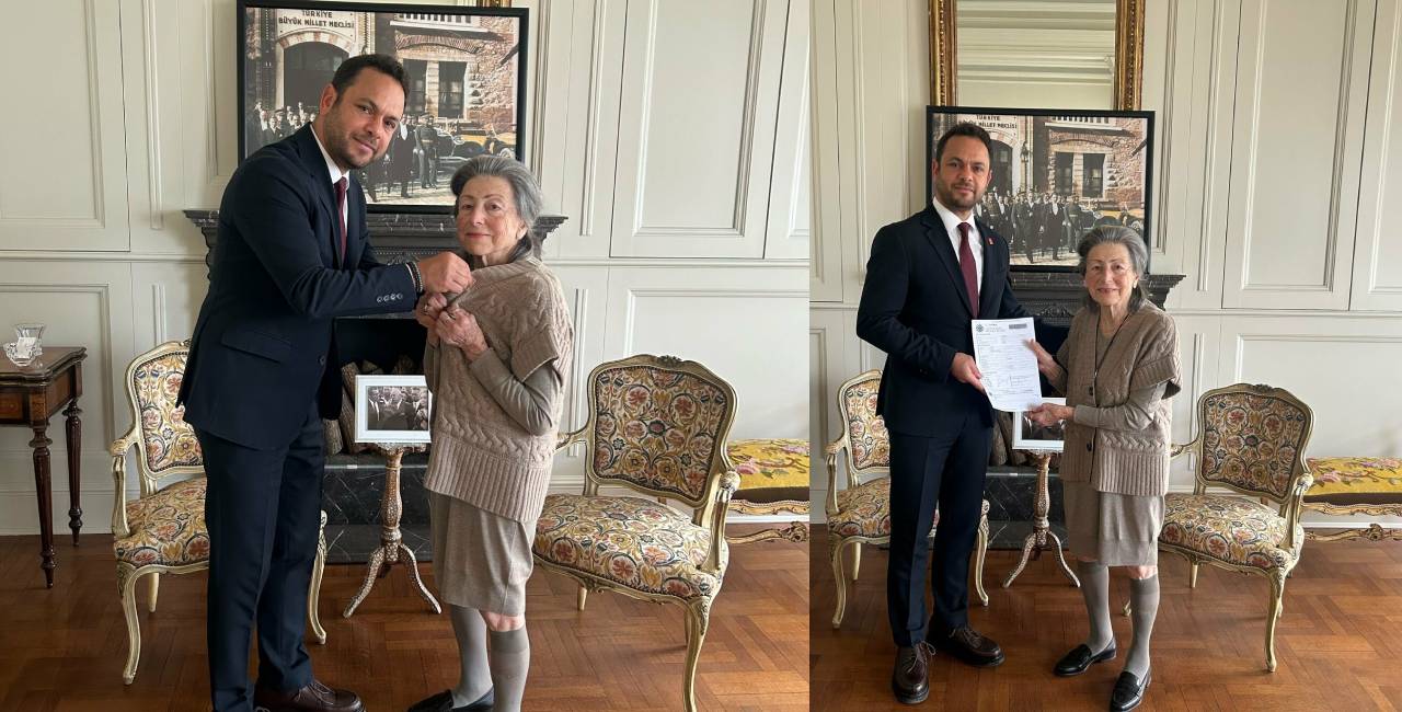 Erdal İnönü'nün eşi Sevinç İnönü CHP'ye üye oldu