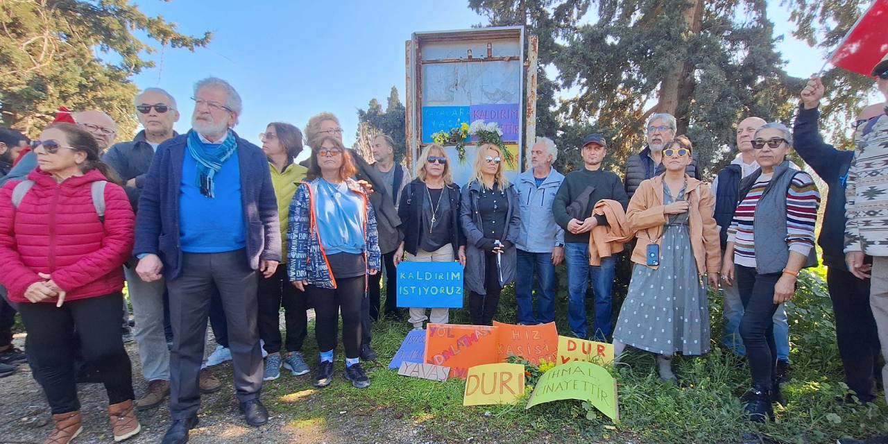 Engelli yayanın hayatına neden olan yolda sessiz yürüyüş