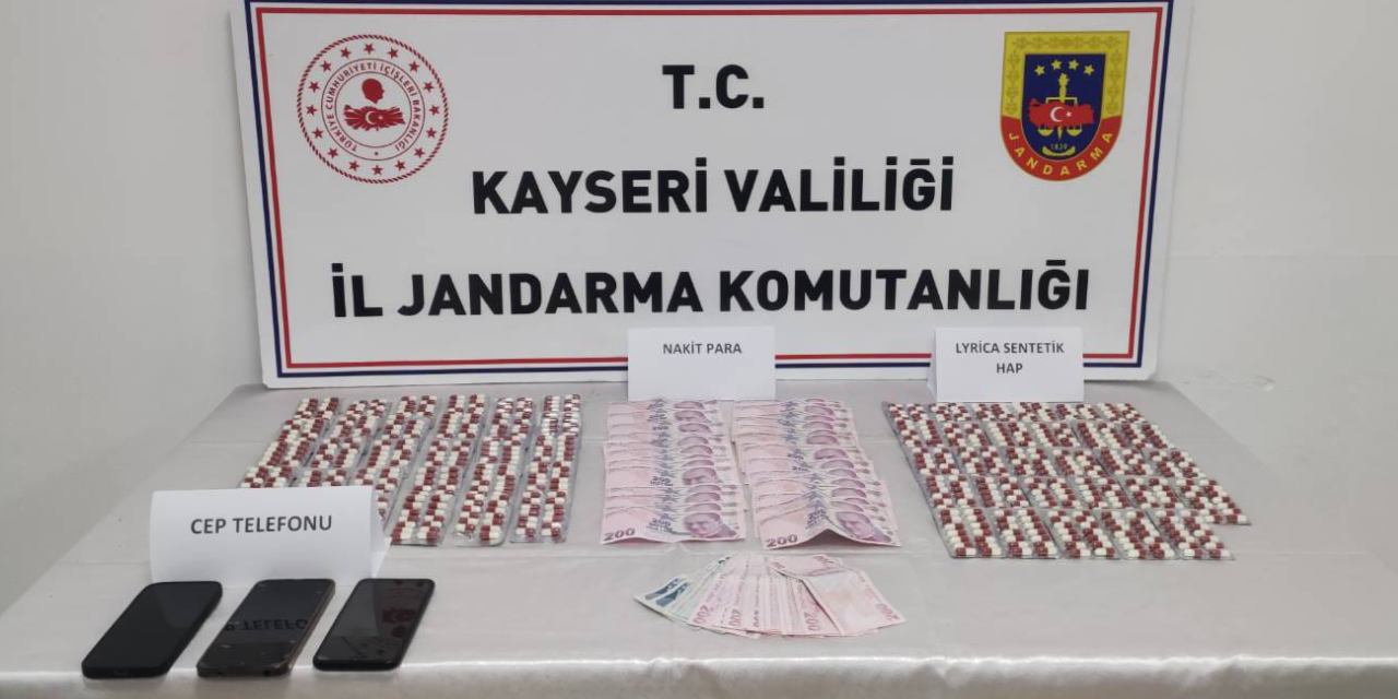 1036 sentetik hap ele geçirildi