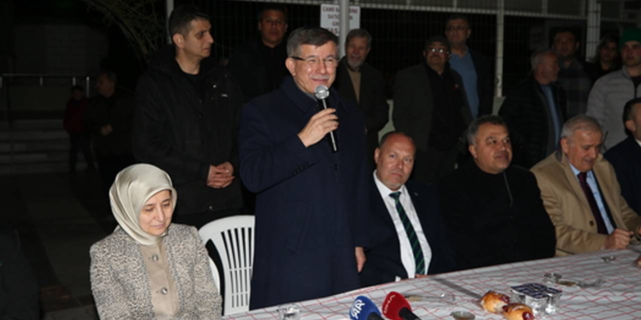 Davutoğlu: İftar sofraları her sene daha masraflı ve daha az çeşitle yapılabiliyor