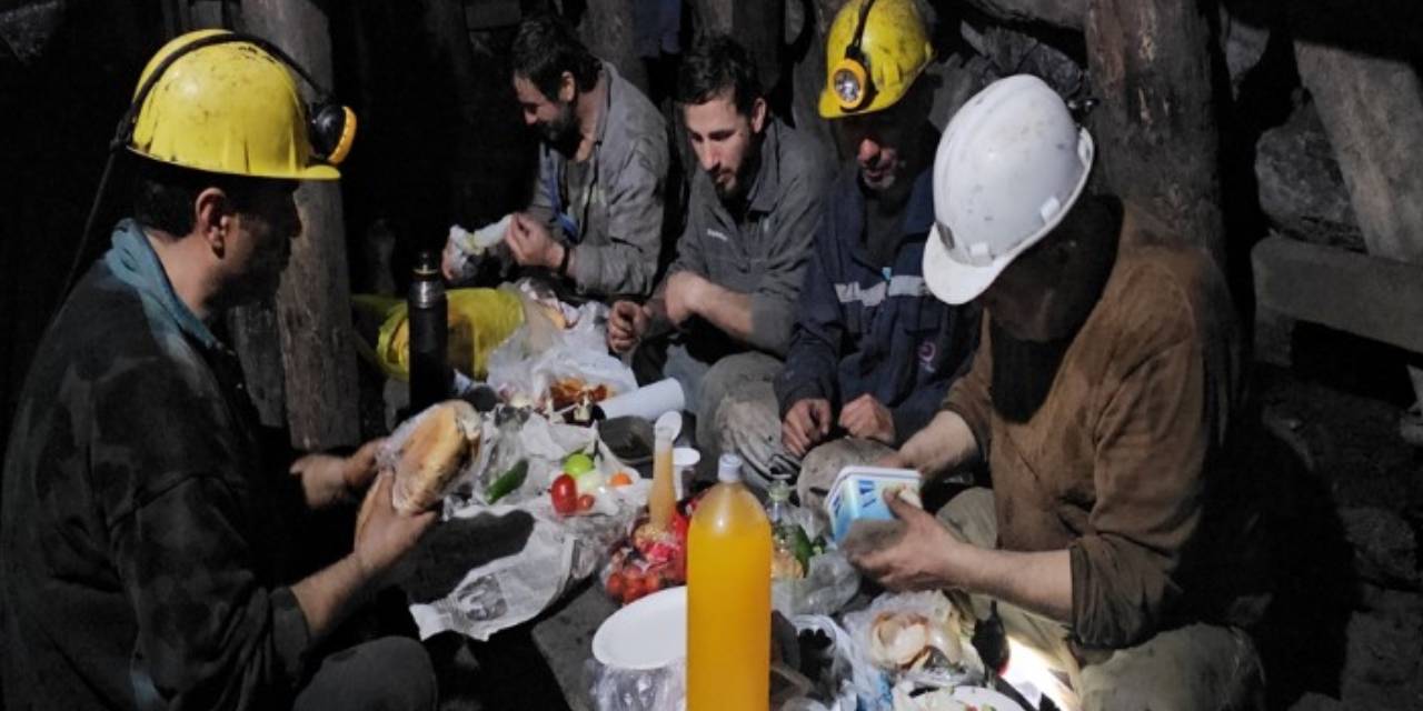 Madenciler ilk sahuru, yerin 120 metre altında yaptı