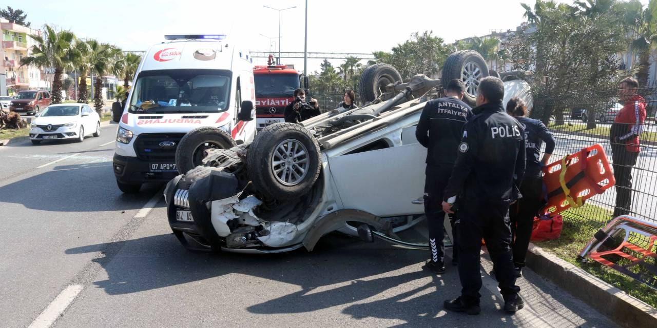 Araç takla attı: Sürücü hastaneye kaldırıldı