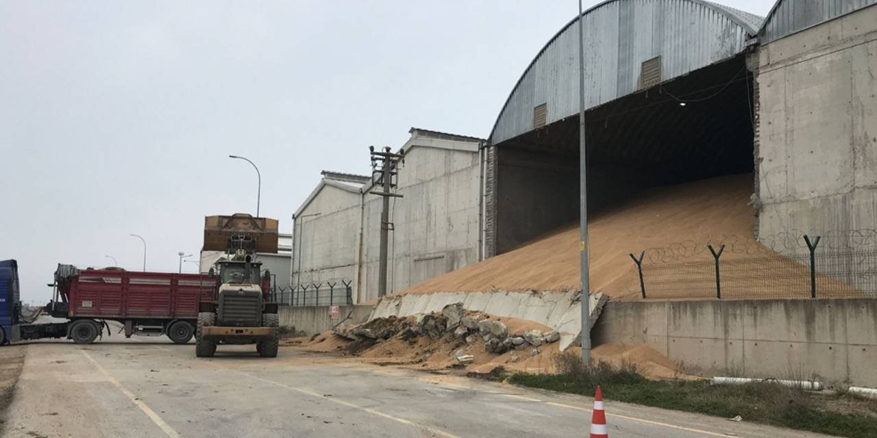 Tahıl ambarının duvarı çöktü