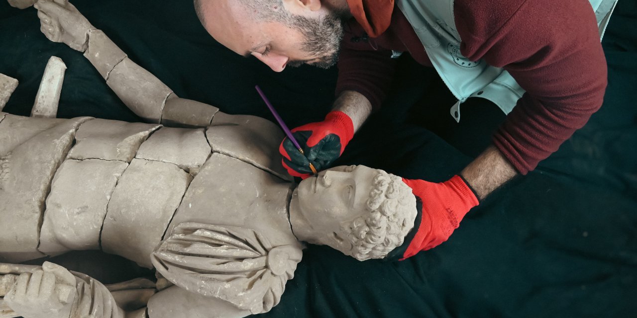 Antalya'da Hermes heykeli gün yüzüne çıktı