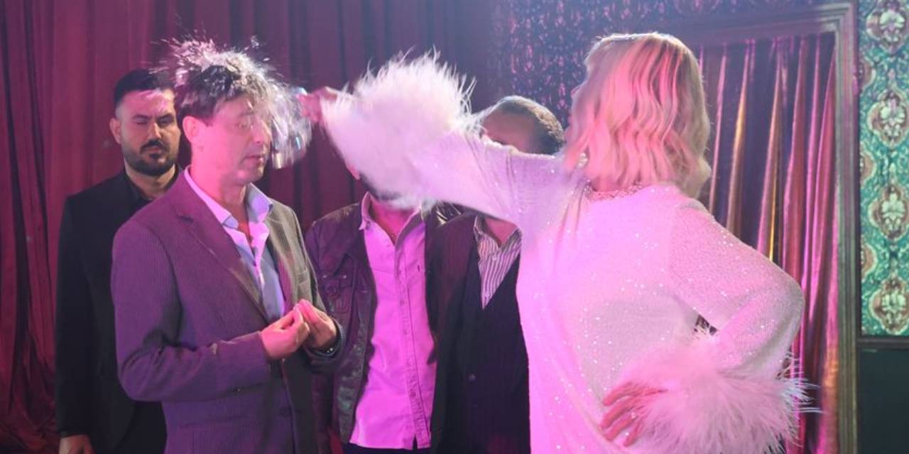 Seda Sayan ünlü oyuncunun kafasında şişe kırdı