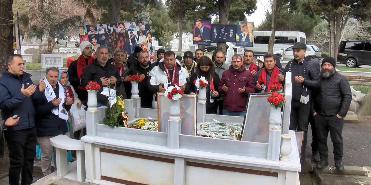 Müslüm Gürses ölümünden 12 yıl sonra kabri başında anıldı