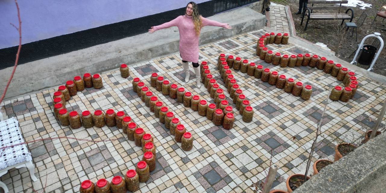 Kendi tarlasında yetiştirdiği ürünlerden turşu yapıp dağıtıyordu: Şimdi marka haline geldi