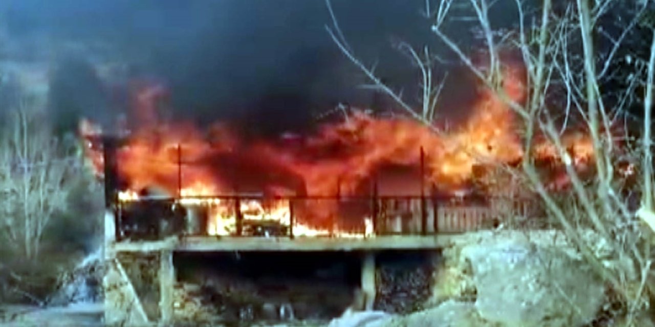 Kahramanmaraş'ta yangın paniği: 2 katlı ev kullanılamaz hale geldi