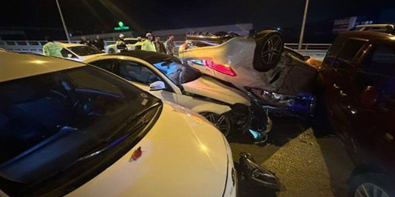 Trafik uygulamasında 9 araç birbirine girdi: 4 yaralı!