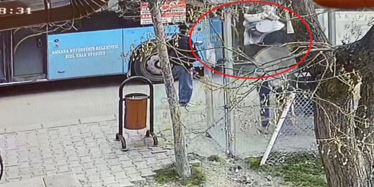 Eli bıçaklı psikopat 15 yaşındaki kızı bıçakladı!