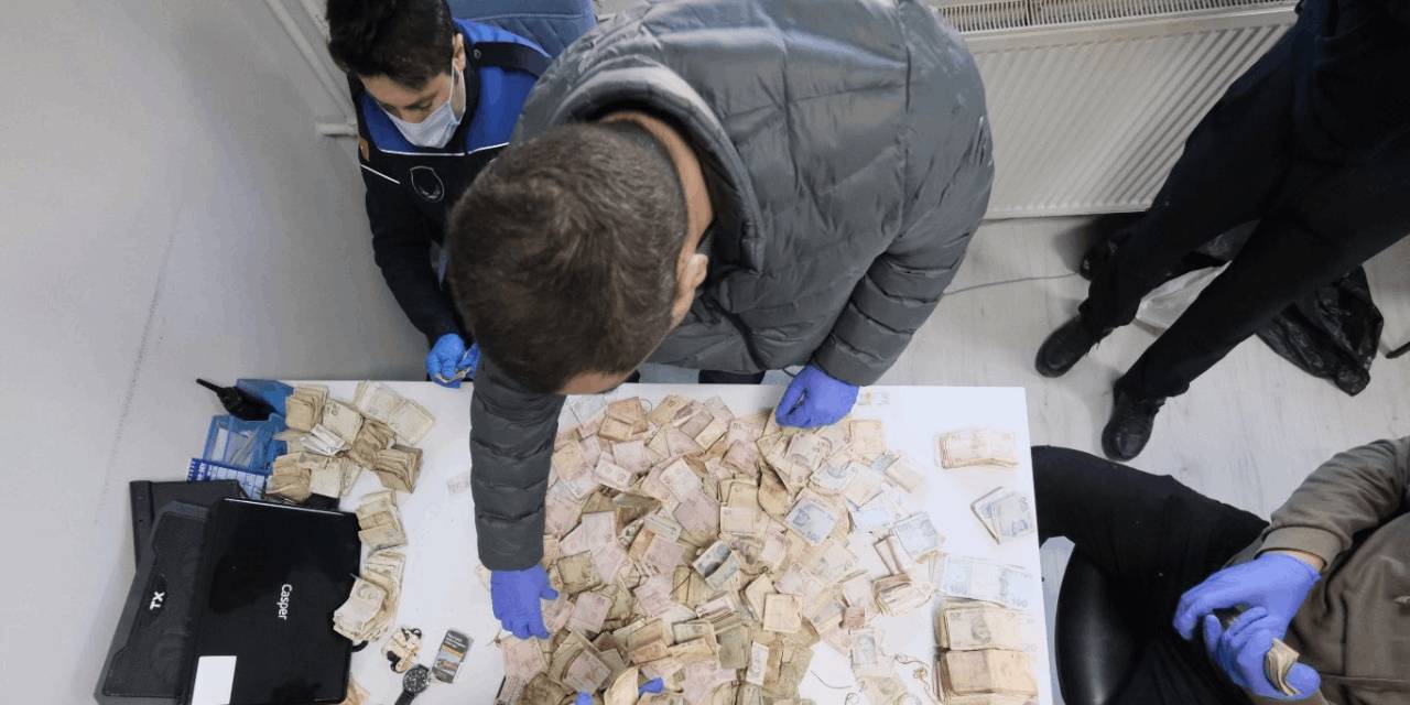 Dilencinin üzerinden 164 bin lira çıktı