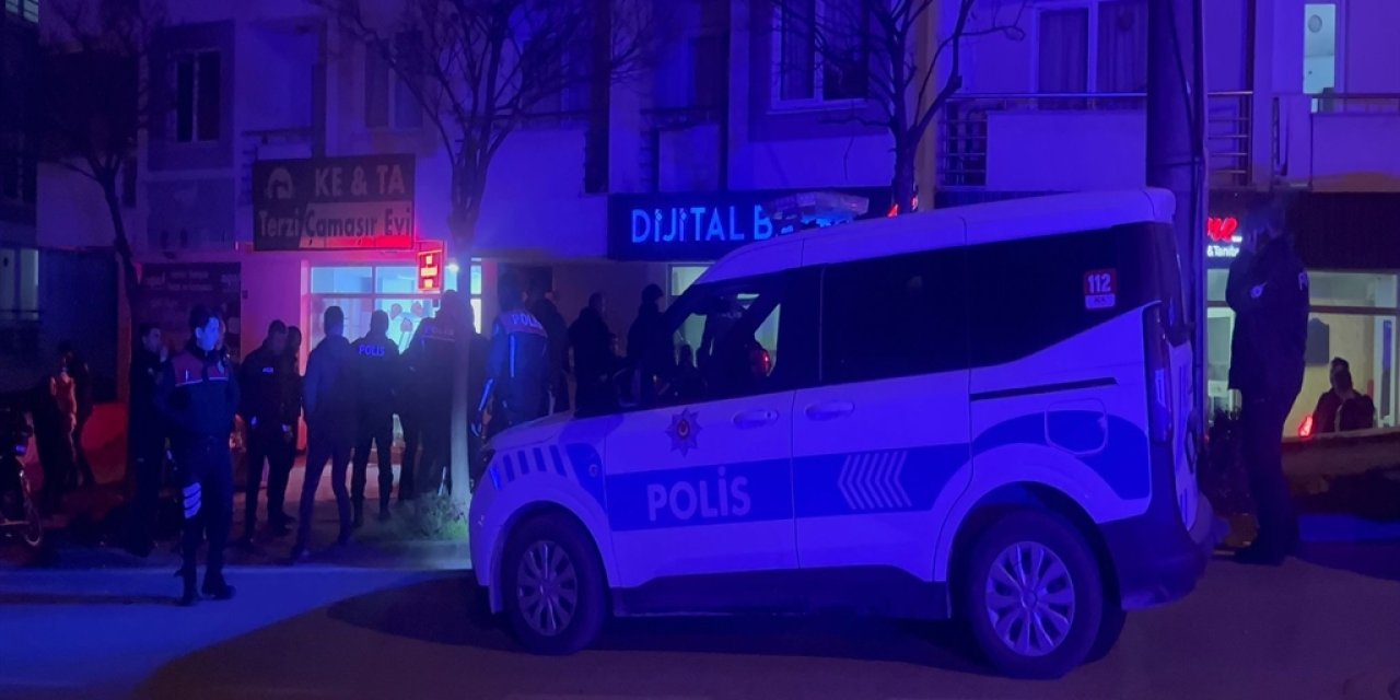 Kaldırımda yürürken silahlı saldırıya uğradı