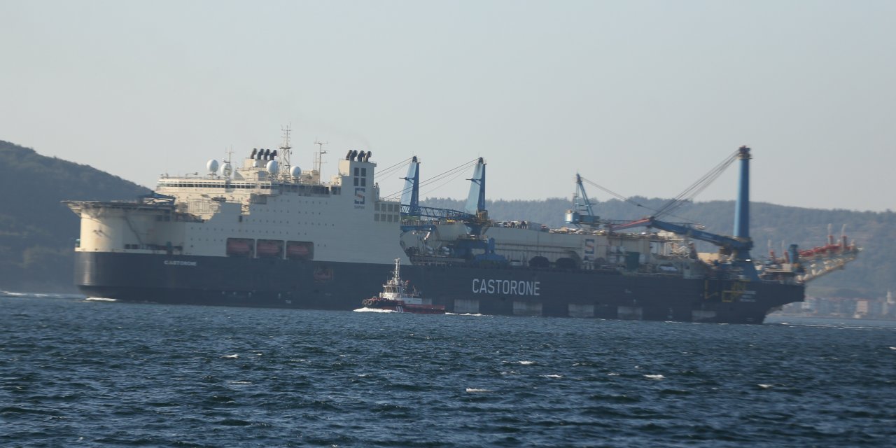 İşte Çanakkale Boğazı'nı tek taraflı geçişe kapatan gemi: Boru döşeyecek