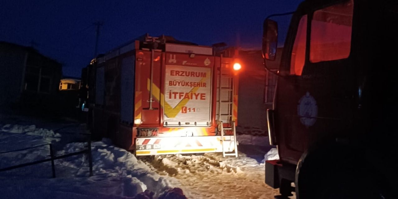 Evde çıkan yangında eski muhtar hayatını kaybetti