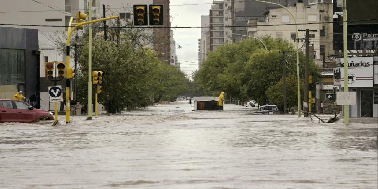 Arjantin'de şiddetli yağışlar can aldı: 13 ölü