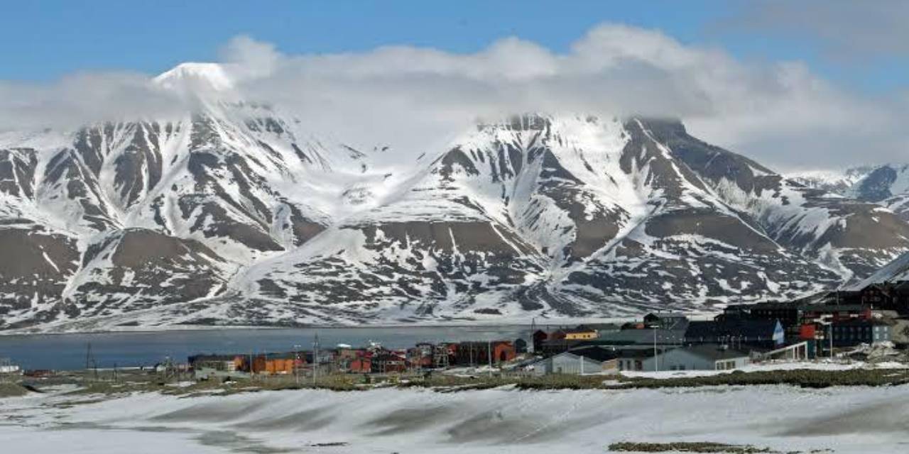 Svalbard takımadalarında mülk edinme hakkı elde edilebilecek