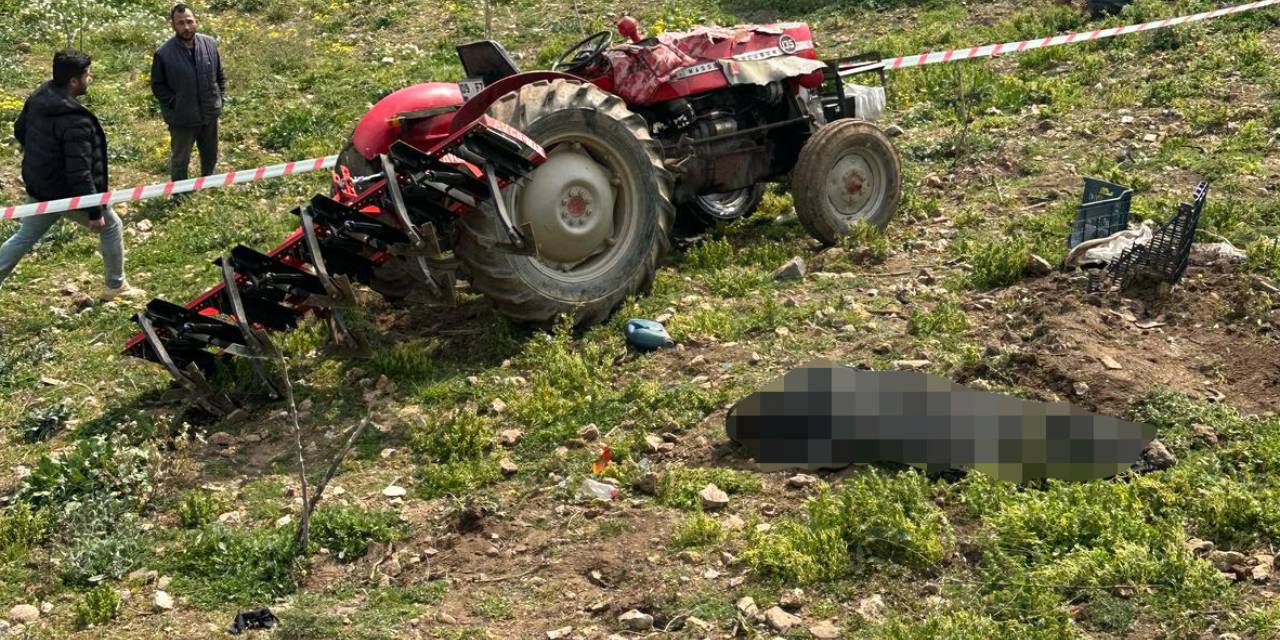 Kendi kullandığı traktörün altında kalarak can verdi
